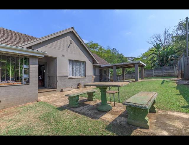 4 BEDROOM HOUSE FOR SALE IN LESTER PARK